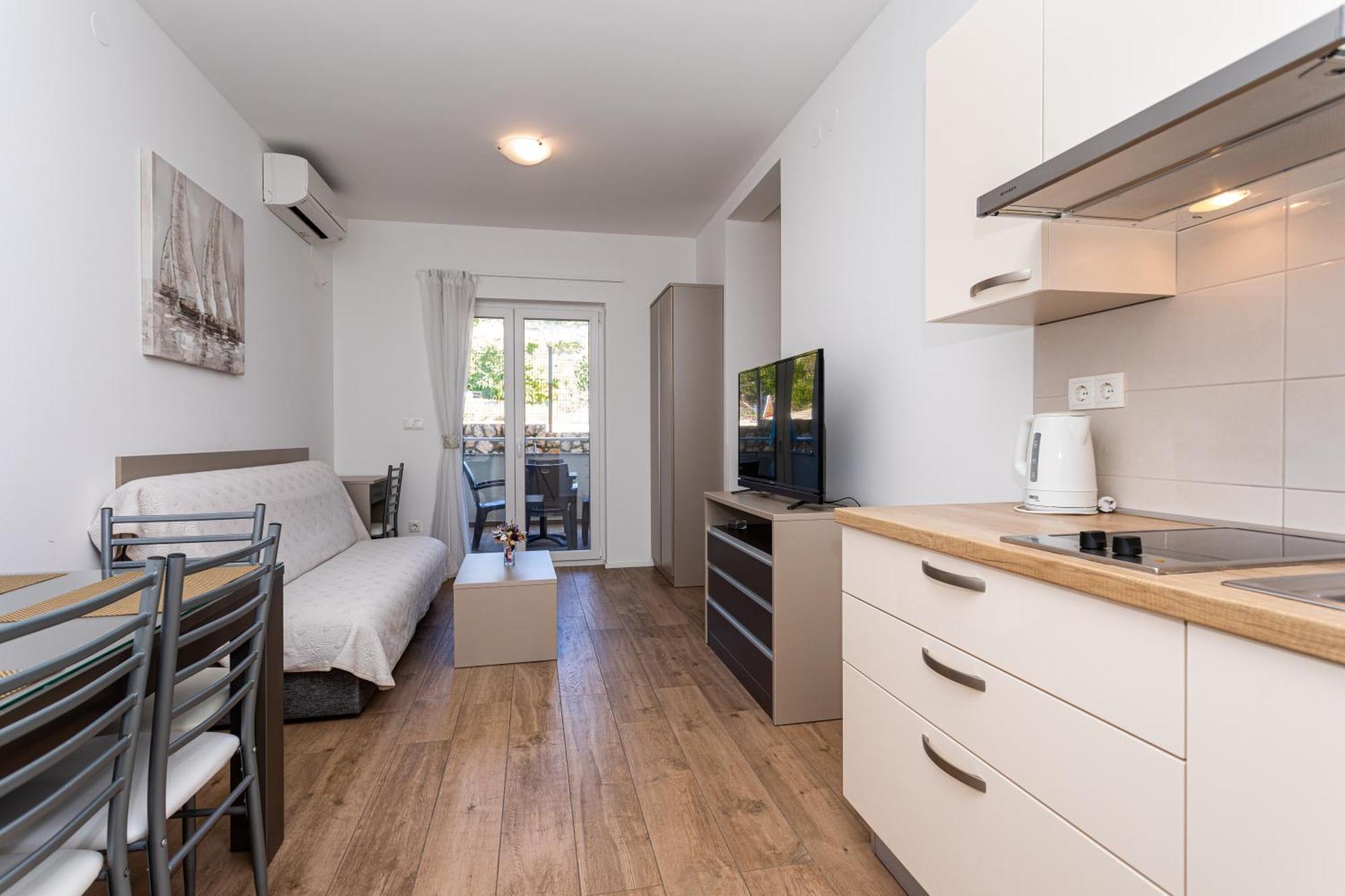 Apartments Crnekovic Tomislava 8A Baška Екстериор снимка