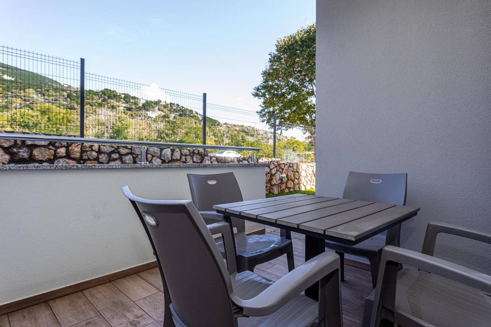 Apartments Crnekovic Tomislava 8A Baška Екстериор снимка
