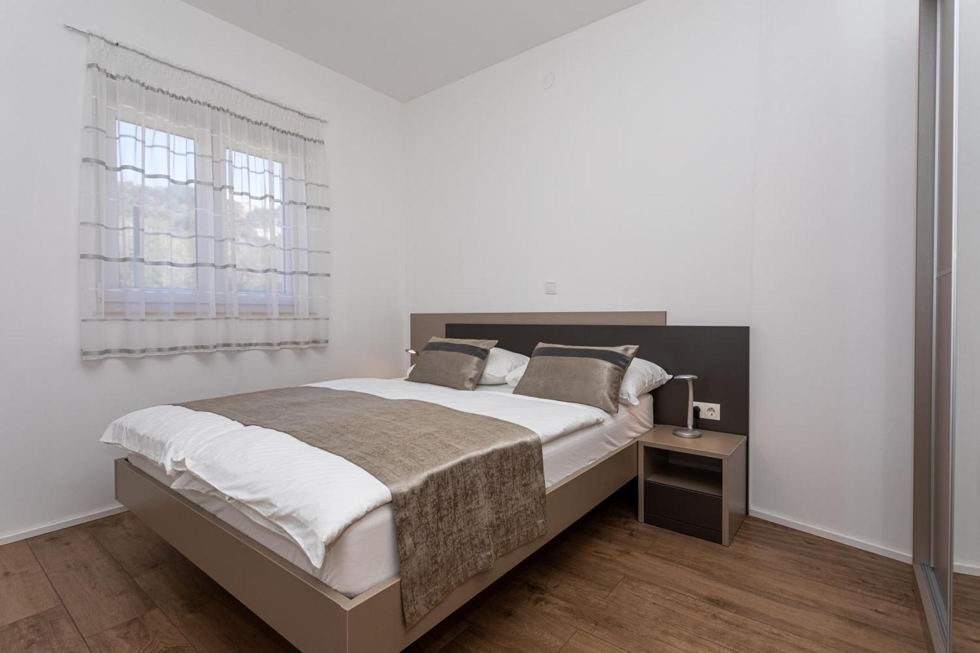 Apartments Crnekovic Tomislava 8A Baška Екстериор снимка